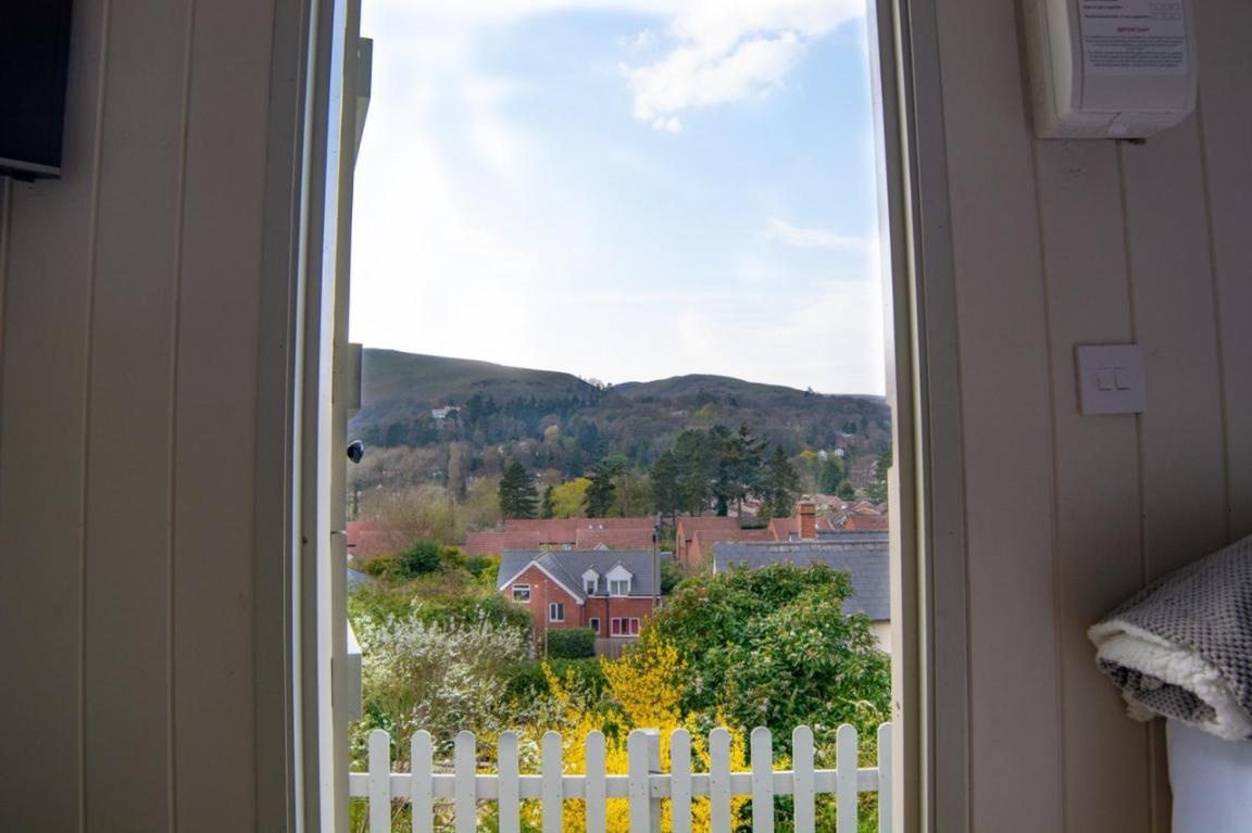 Hilltop Hut Church Stretton Exterior foto