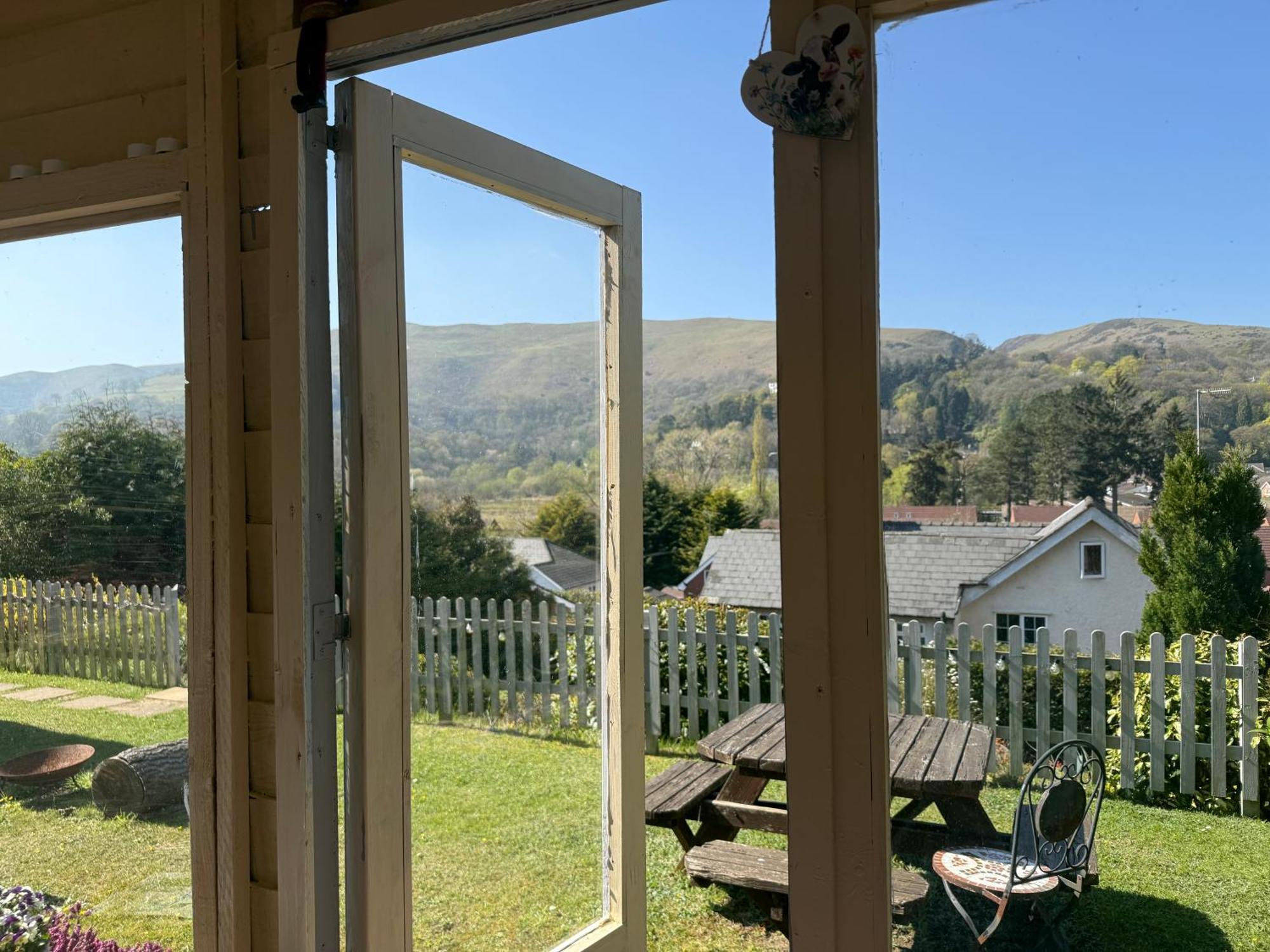 Hilltop Hut Church Stretton Exterior foto